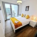 Comfy One Bedroom Flat With Parking&Balcony-Cd9
