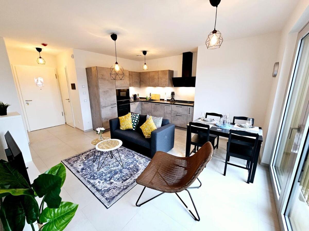 Comfy One Bedroom Flat With Parking&balcony-cd9 *